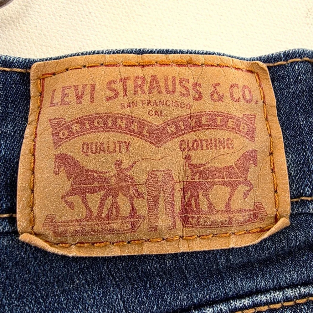 Levis Mid Length Shorts Womens 33 Blue Dark Wash Cuffed Denim Casual Summer
